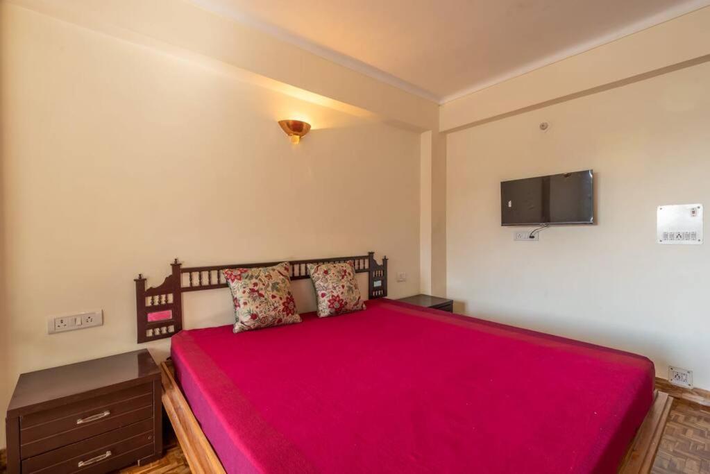 Appartamento The Nest Cosy Studio Close To Mall Road Nainital Esterno foto